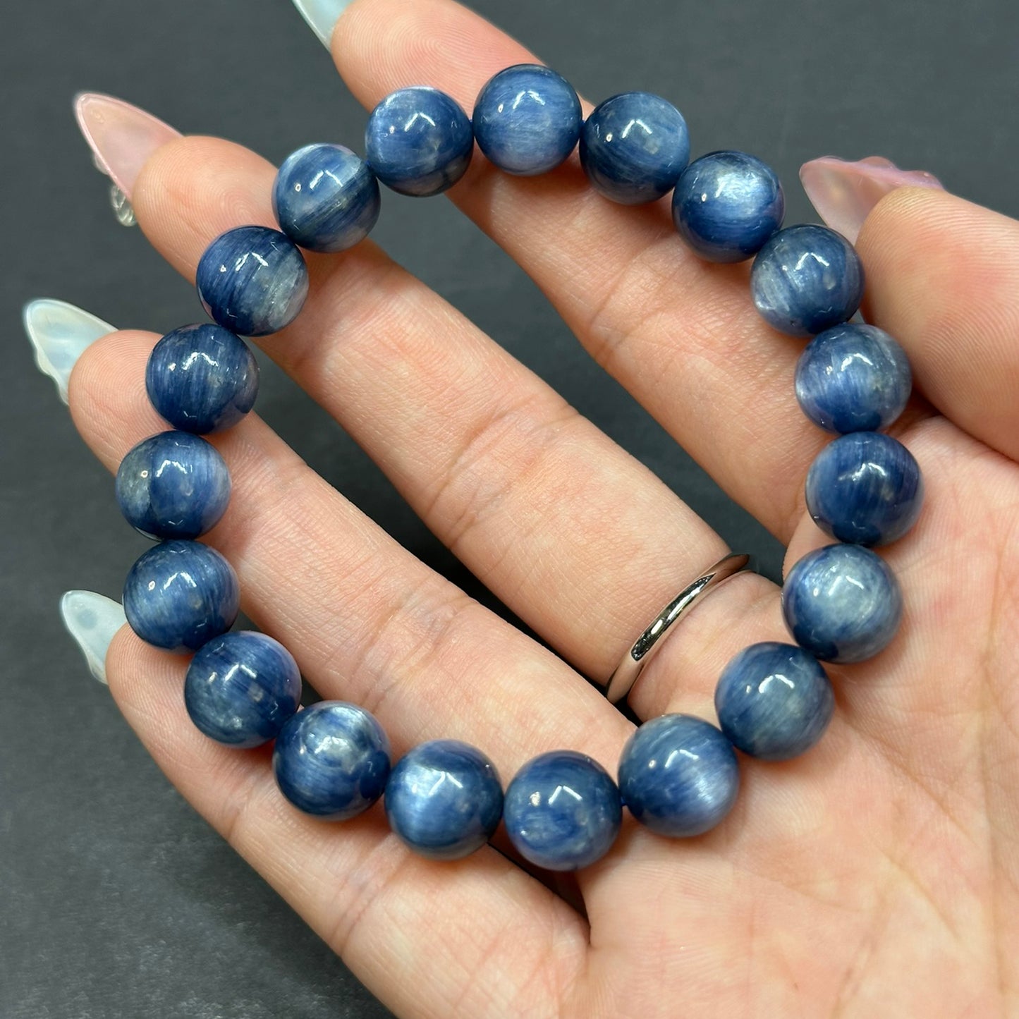 Jade-like Cat’s Eye Blue Kyanite Bracelet